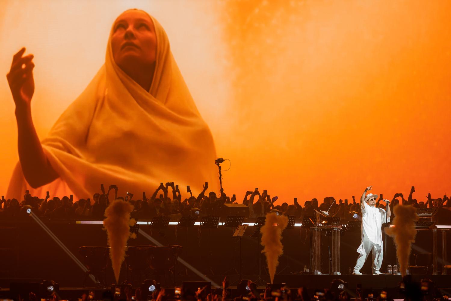 Белый в "черном" техномире. ODYSSAY намолил солд-аут в Киеве и раскрыл секрет белого образа